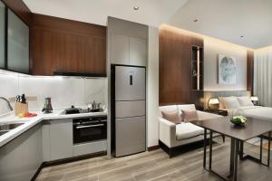 Cucina o angolo cottura di Oakwood Residence Foshan