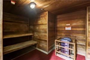 Galeriebild der Unterkunft A Corner Unit with OCEAN VIEWS from EVERY ROOM in Long Beach