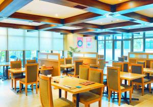 Restaurace v ubytování Le Premier Hotel Deltamas