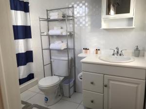 Vannituba majutusasutuses Compassionate Touch Spa & Accommodation