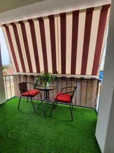 Balkon lub taras w obiekcie Sunshiny Costa del Sol - BEACH APARTMENT