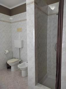 A bathroom at Appartamento Incantevole La Coccola
