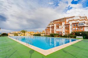 Bazén v ubytovaní Apartamento Torresol # alebo v jeho blízkosti