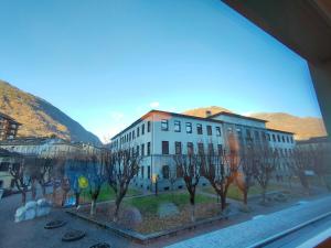 A general mountain view or a mountain view taken from Az apartmant