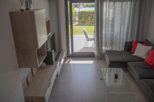 Zdjęcie z galerii obiektu Precioso y Soleado apartamento en Vera frente a la playa con piscina w mieście Vera