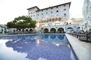 The swimming pool at or close to Hospes Maricel y Spa, Palma de Mallorca, a Member of Design Hotels