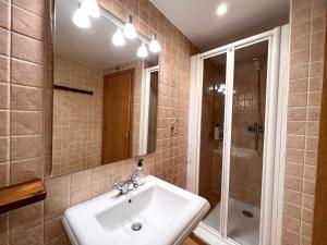 Ένα μπάνιο στο Apartament Boet - Ainet de Cardós - L'Amfitriona