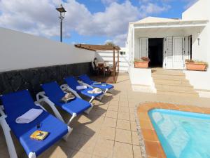 Kép Lovely Lanzarote Villa 4 Bedroom Villa Joanne Bbq Private Pool Puerto Del Carmen szállásáról Puerto del Carmenben a galériában