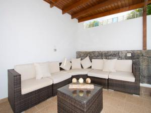 Kép Lovely Lanzarote Villa 4 Bedroom Villa Joanne Bbq Private Pool Puerto Del Carmen szállásáról Puerto del Carmenben a galériában Még 19 kép