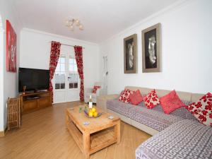 Posezení v ubytování Villa Joanne - 4 Bedroom villa - WiFi and Air conditioning - Perfect for families