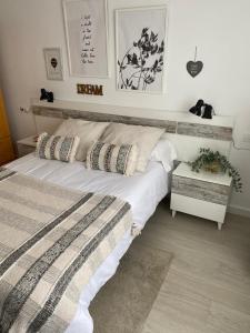 Postel nebo postele na pokoji v ubytování Duque Mar 1, Torre del mar - HOME RENT MALAGA + 27 fotografií