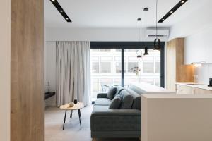 A seating area at Voda Luxury Residence #401 - Acropolis View Rooftop