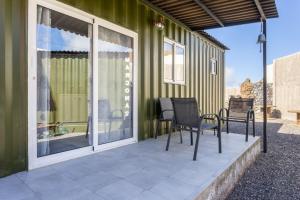 A balcony or terrace at Las Latas del Almendro 1