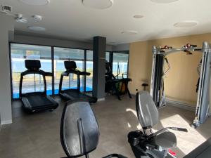Centrum fitness w obiekcie HS Apartamenty Hevenia Sun widok na morze