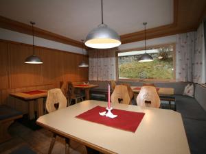Część wypoczynkowa w obiekcie Holiday Home Eberharter by Interhome