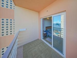 Balkon lub taras w obiekcie Apartment Horizonte-6 by Interhome
