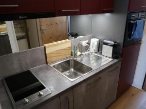 מטבח או מטבחון ב-Apartment Guardaval - Utoring-8 by Interhome