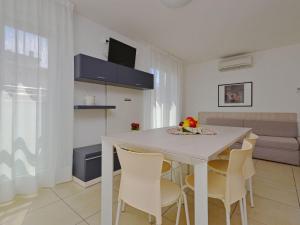 Μια τηλεόραση ή/και κέντρο ψυχαγωγίας στο Apartment Mare-1 by Interhome
