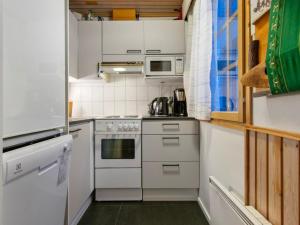 Kuchyň nebo kuchyňský kout v ubytování Holiday Home Korpipalo - yllästunnelma 2 b 7 by Interhome