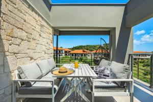 Балкон или терраса в NewStory Suites Possidi