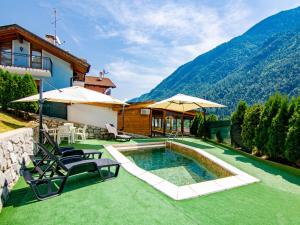 Villa con piscina y casa en Apartment Al Pescatore-1 by Interhome en Caldes