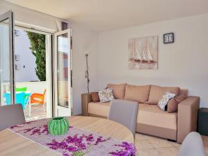 Posedenie v ubytovaní Apartment Kira by Interhome