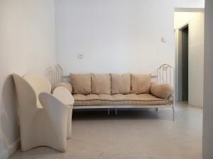 A seating area at Koukouapartments & Suites