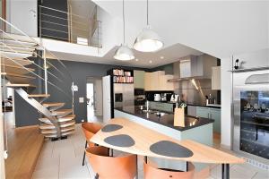 Dapur atau dapur kecil di Big and comfortable triplex in Knokke +9 gambar