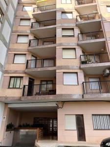 Budova, v ktorej sa apartmán nachádza