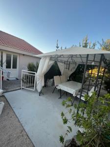 Patio nebo venkovní prostory v ubytování Apartment Lanterna