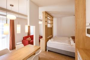 Posteľ alebo postele v izbe v ubytovaní La Bella Centrum apartmanok Piros/Sárga