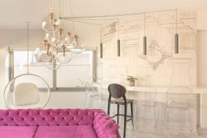 A seating area at Luxury Apartment near Acropolis-Living Stone Gold