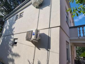 Budova, v ktorej sa apartmán nachádza