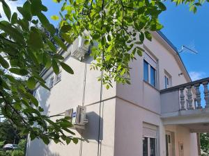 Budova, v ktorej sa apartmán nachádza