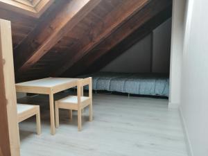 Posedenie v ubytovaní Precioso triplex con jardín y Wifi Puig Falcó 1