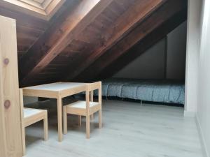 Posedenie v ubytovaní Precioso triplex con jardín y Wifi Puig Falcó 1