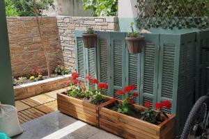 A garden outside Downtown luxury apartment with backyard