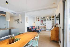 Exceptional brand new flat, 20 m from beach, 85 sq