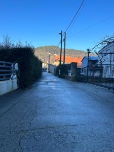 an empty street with at Sobe “Stari Grad-Samobor” in Samobor