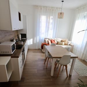 A kitchen or kitchenette at Valtellina Vacanze