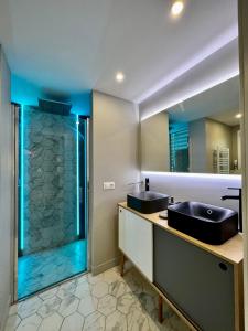 A bathroom at La Marina de Aiguadolç