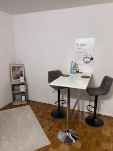 Fotografie z fotogalerie ubytování Zentral gelegenes Apartment - DSL, Küche, Balkon, Parkplatz v destinaci Lüdenscheid