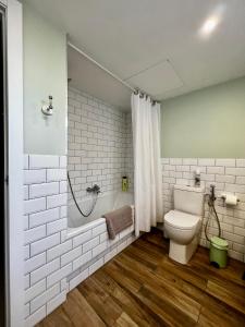 A bathroom at La Marina de Aiguadolç