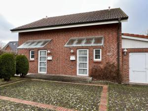 Το κτήριο όπου στεγάζεται  η παραθεριστική κατοικία +2 φωτογραφίες