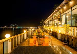 Kampot View Boutique餐厅或其他用餐的地方