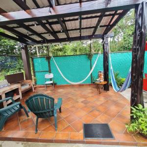 Bazén v ubytování Casa-cabaña Jefe Indio /Playa Cacique nebo v jeho okolí