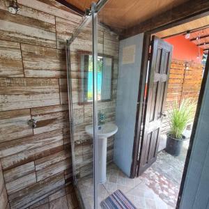 Vannituba majutusasutuses Casa-cabaña Jefe Indio /Playa Cacique