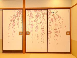 Foto dalla galleria di Hotel Hoho "A hotel overlooking the Echigo Plain and the Yahiko mountain range" formerly Hotel Oohashi Yakata-no-Yu a Niigata