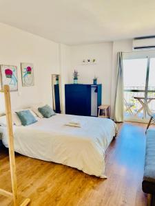 Posteľ alebo postele v izbe v ubytovaní LUXURY SUITES MINERVA beach + 37 fotografií