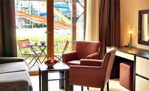 A seating area at Apartmán Bešeňová